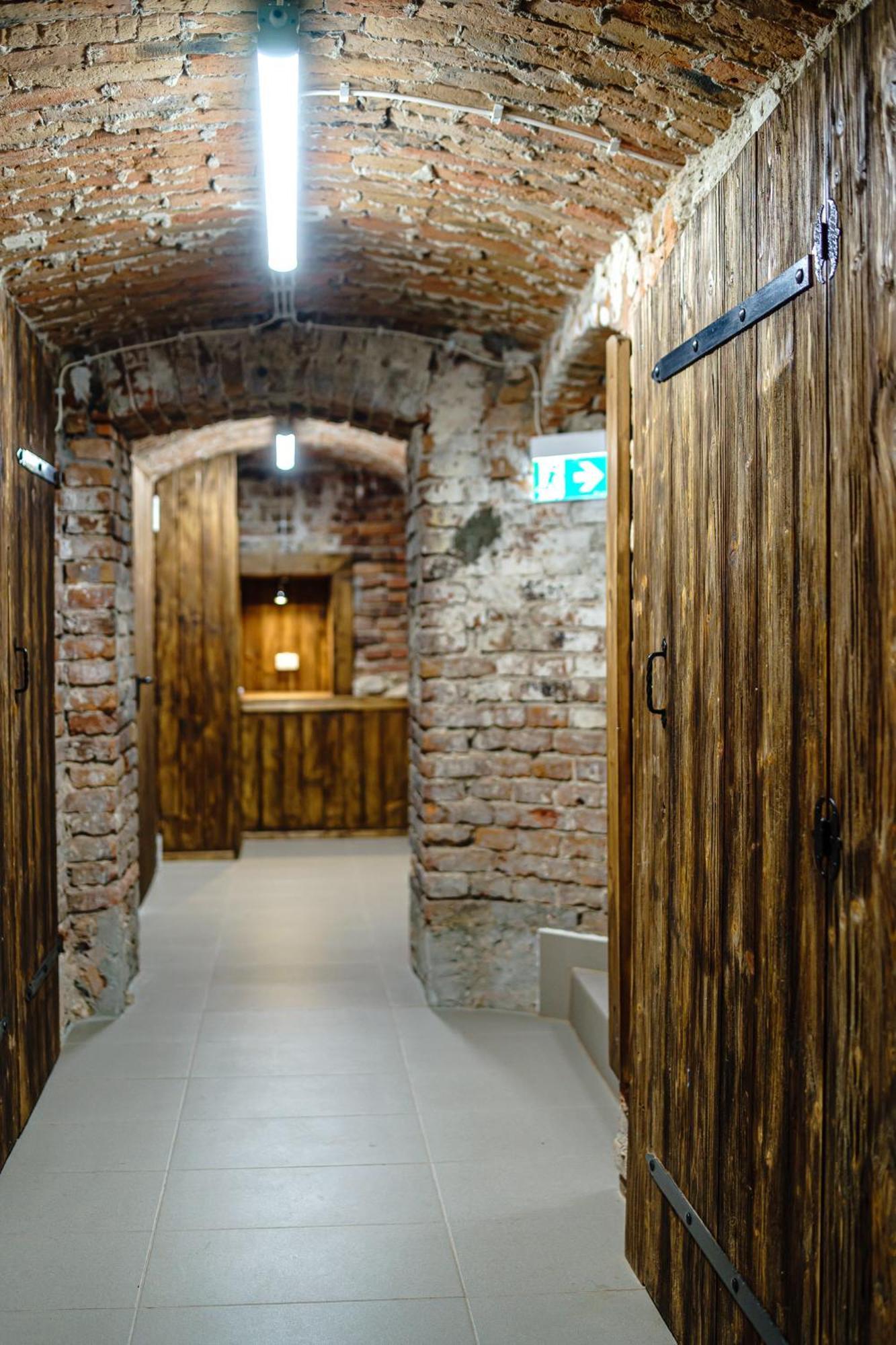 Old Town Ac Apartments Main Raiway Station Krakow Exterior photo