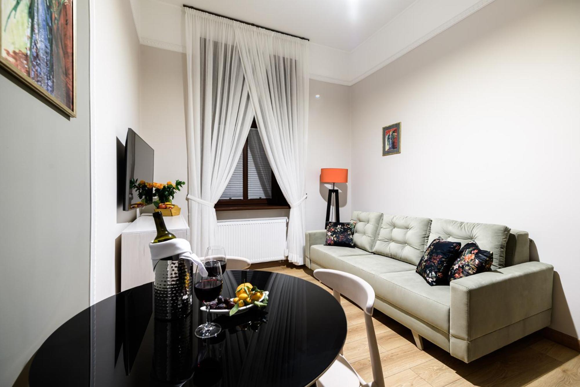 Old Town Ac Apartments Main Raiway Station Krakow Exterior photo